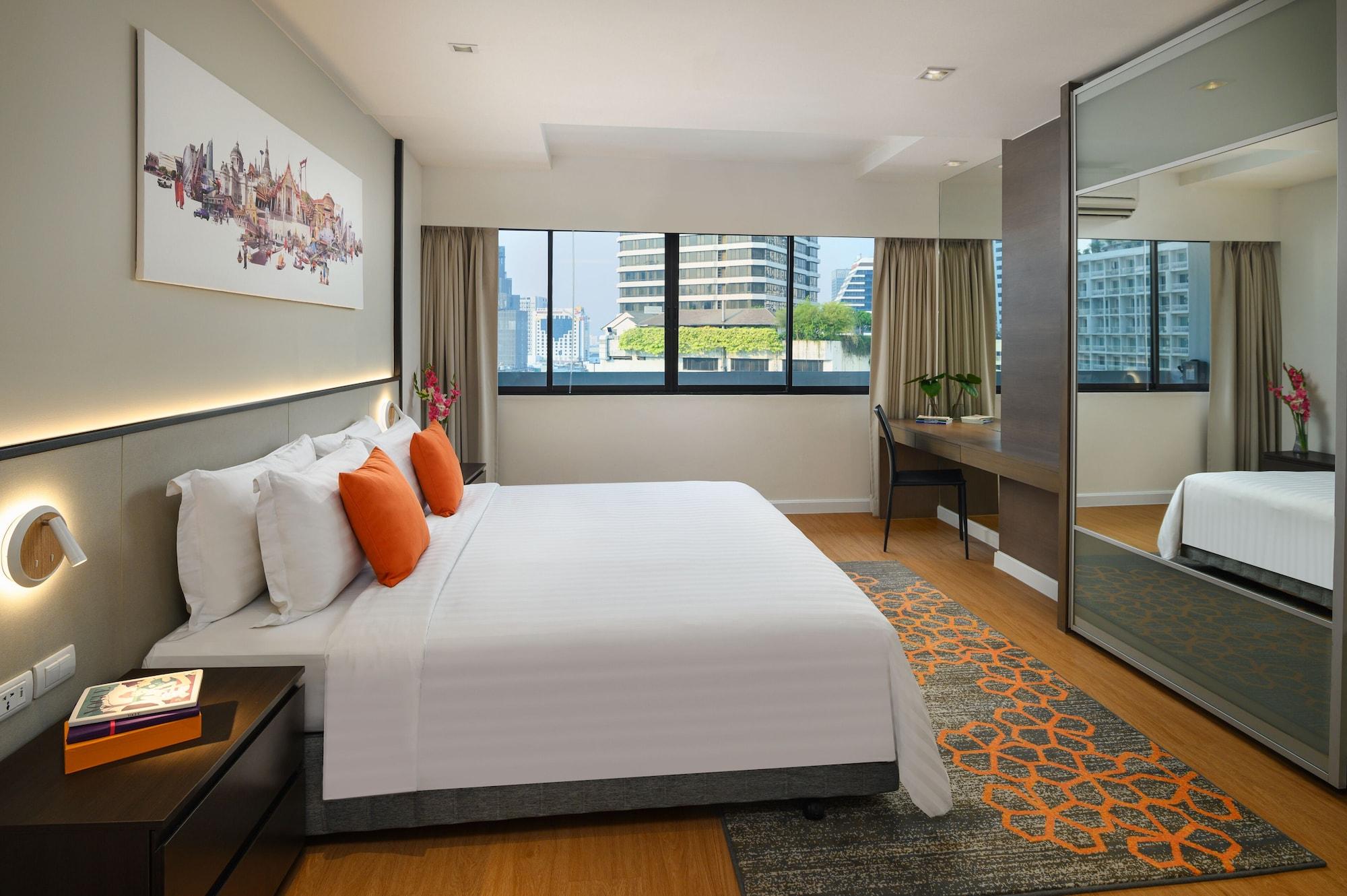 Phachara Suites Sukhumvit Bangkok Exterior foto