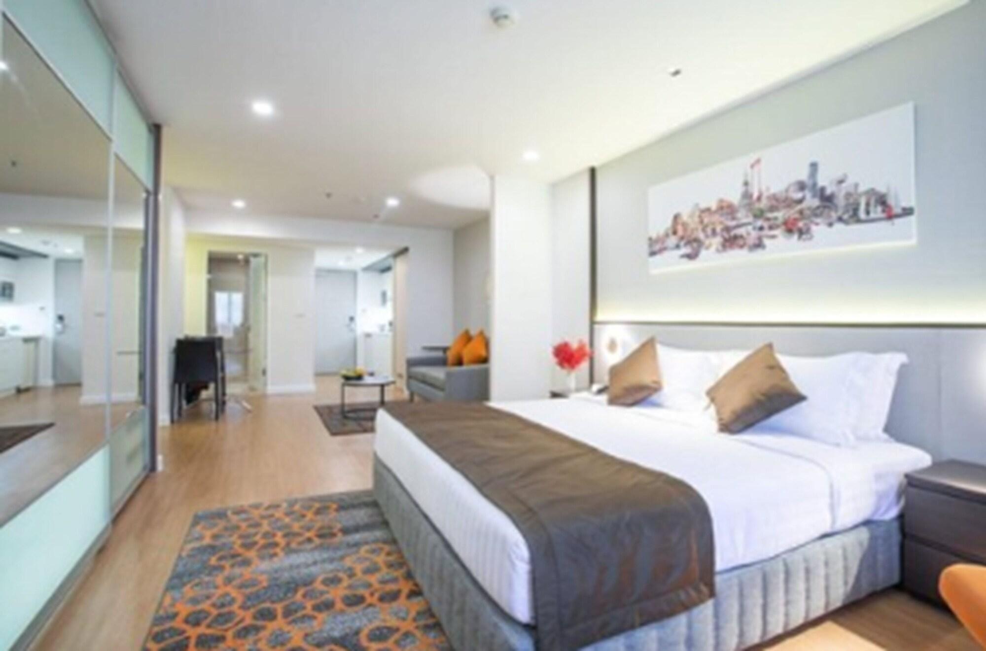 Phachara Suites Sukhumvit Bangkok Exterior foto