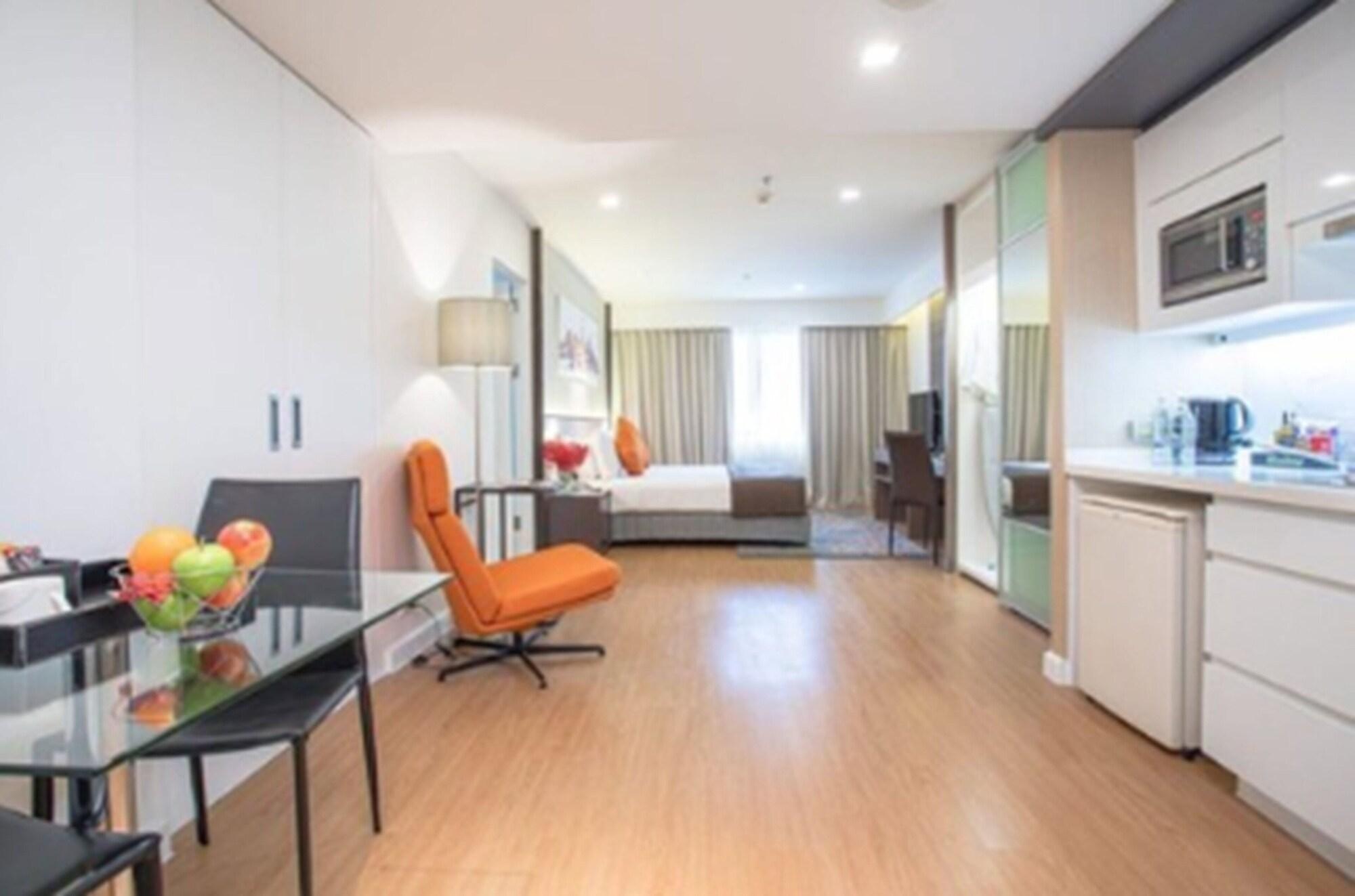 Phachara Suites Sukhumvit Bangkok Exterior foto