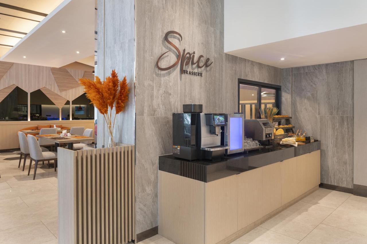 Phachara Suites Sukhumvit Bangkok Exterior foto