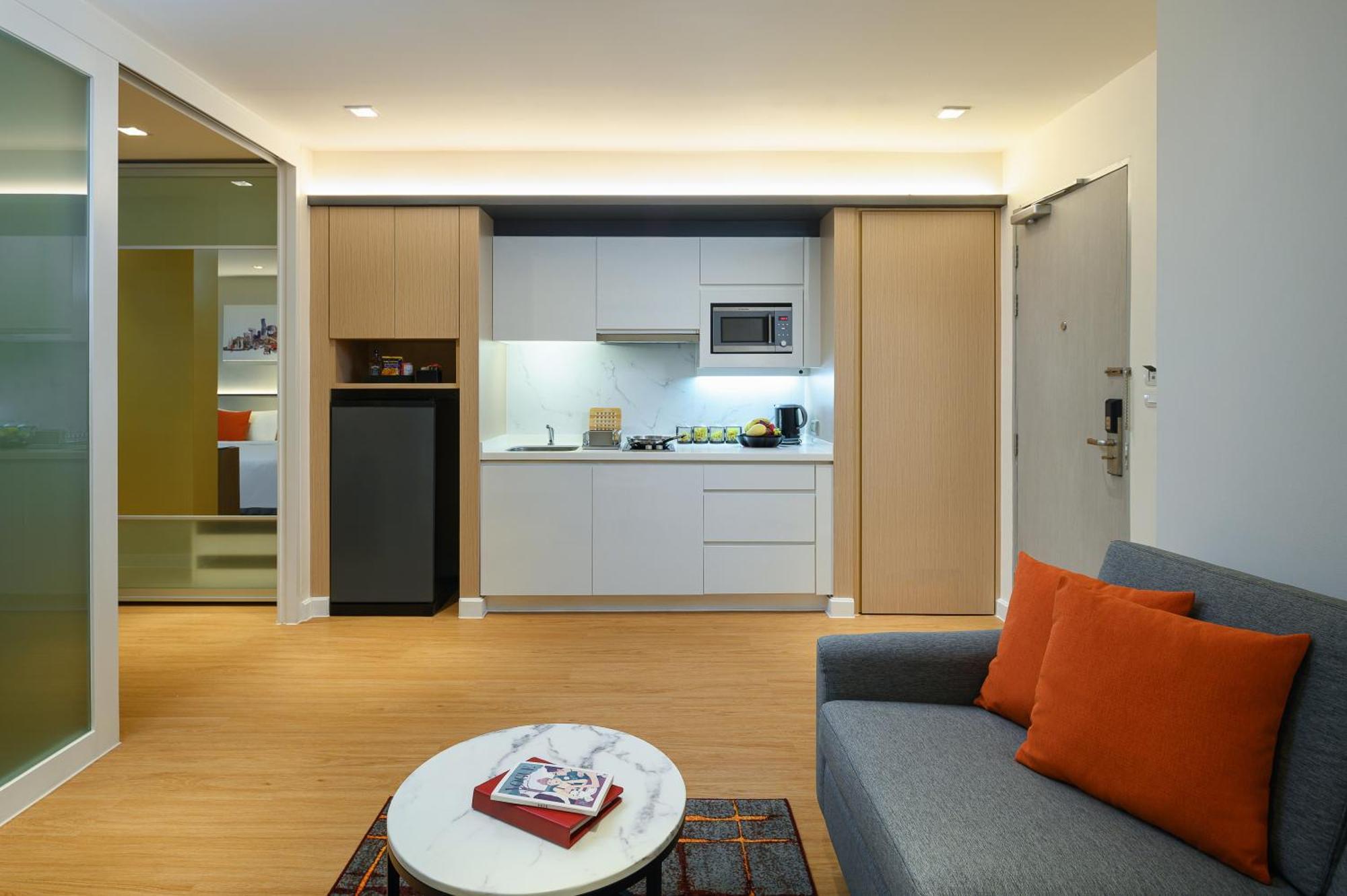 Phachara Suites Sukhumvit Bangkok Exterior foto
